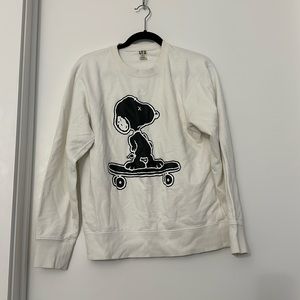 Uniqlo x KAWS snoopy collab sweater